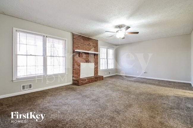 Photo - 213 Mill Trce