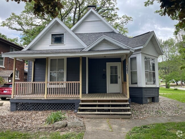 Building Photo - 1501 N Walnut St Rental