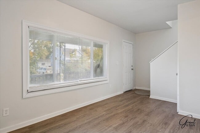 Photo - $1200 2 bedroom large home