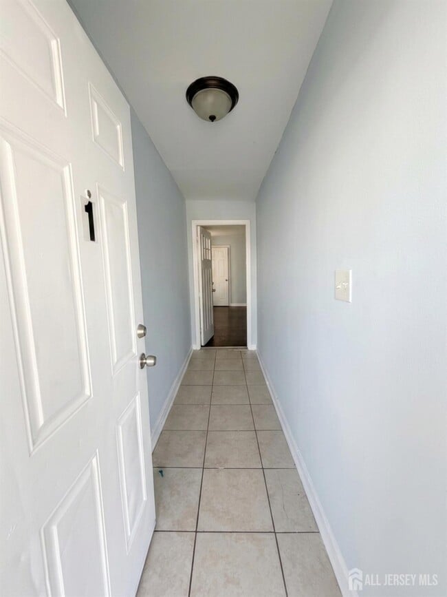Photo - 1060 Bond St Unit 1