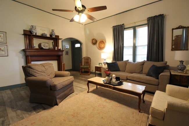 Photo - 6171 Collins St NE