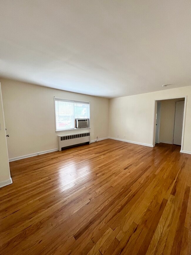 Livingroom view from kitchen entrance - 51 W Hudson Ave Unit 1