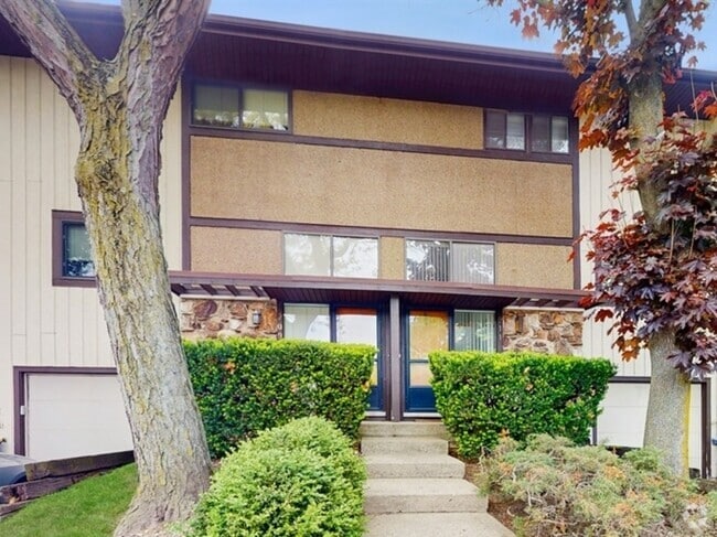 Building Photo - 211 Skokie Blvd Rental