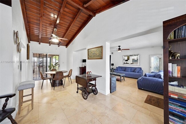 Building Photo - 2834 SW 33rd Ave