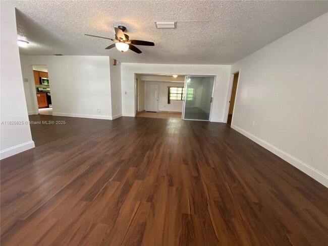 Photo - 8250 Southampton Dr