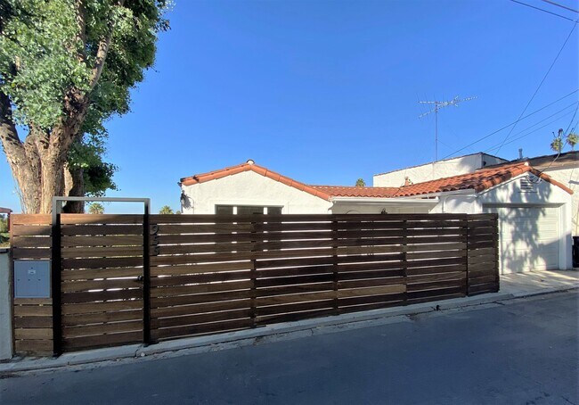 955 Maltman Ave