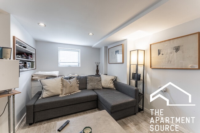 Photo - 2732 N Monticello Ave Unit g