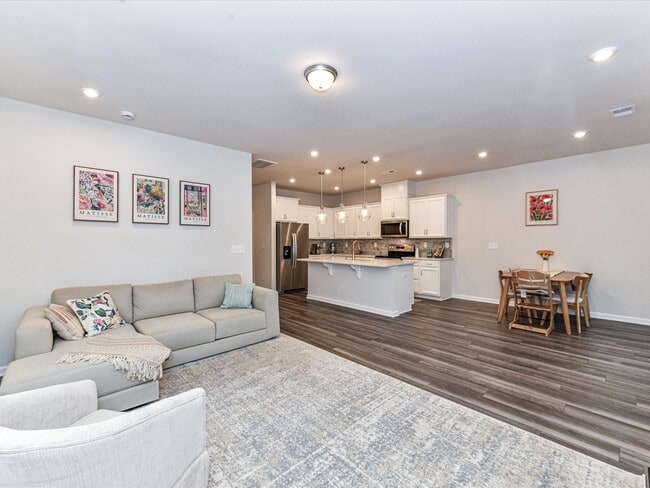 Photo - 5661 De Vere Dr