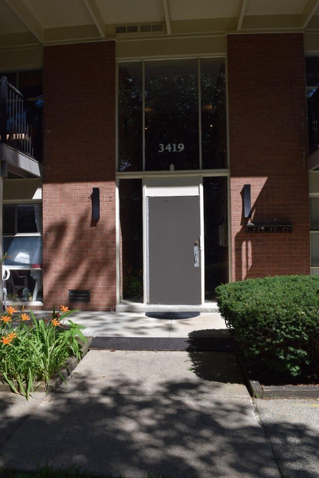 Building Photo - 3419 University Blvd W Unit 303
