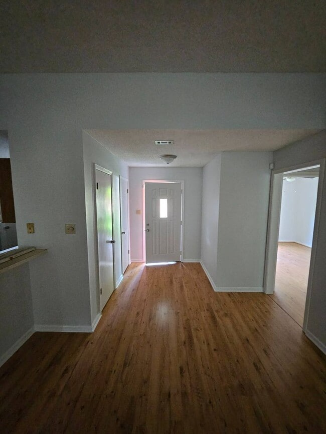 Photo - 115 Burnley Dr