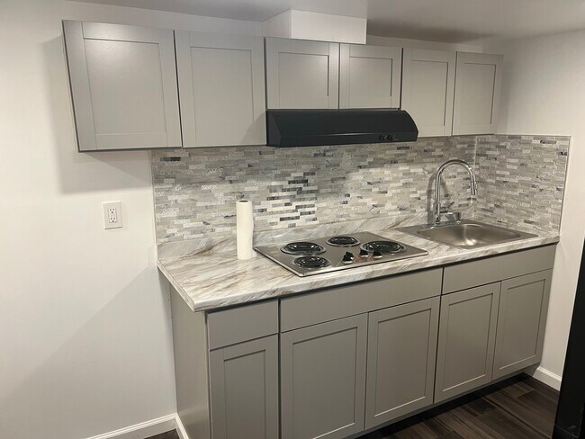 Kitchen - 1034 Quinton Ave Apartments Unit 3