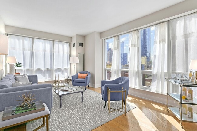 Building Photo - 350 W 42nd St