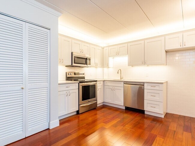 Building Photo - 28 Lee St Unit 6