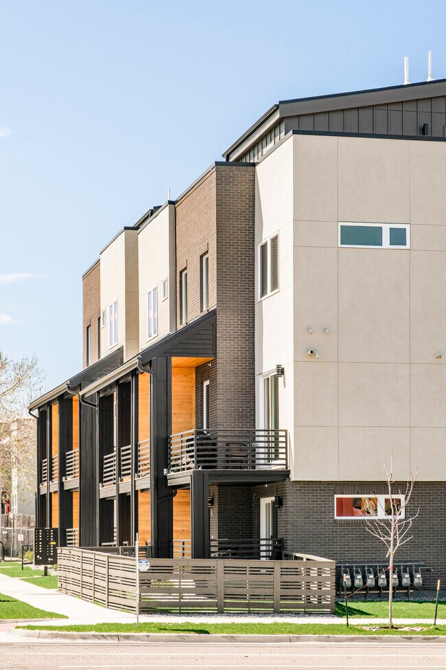 Photo - 2105 S Galapago St