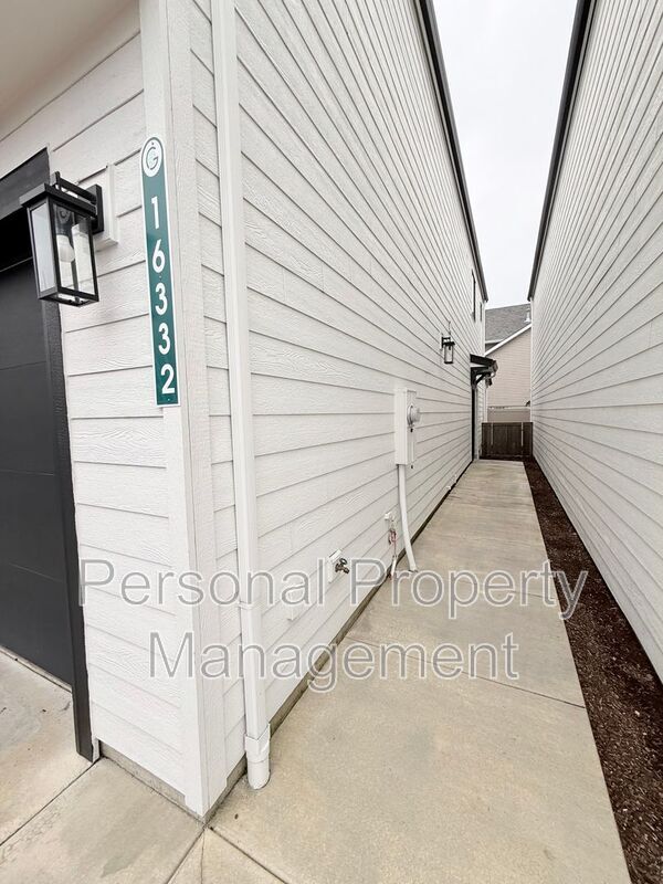 Photo - 16332 NE 21st St