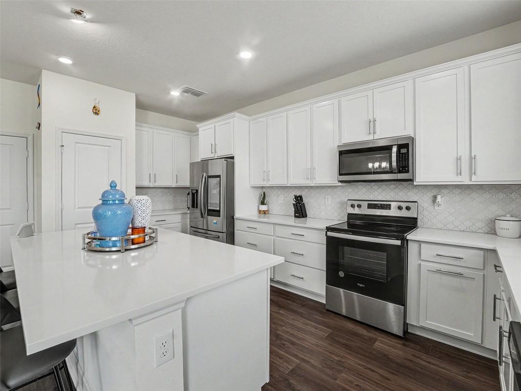 Photo - 905 Overpool Ave