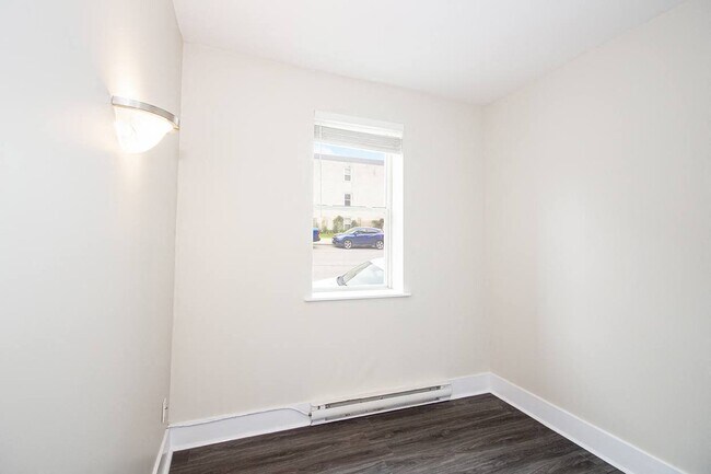 Photo - 309 Enfield Apartment