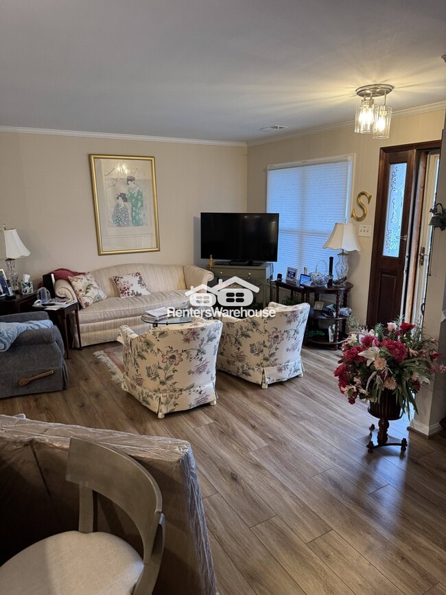 Photo - 930 Riversedge Cir