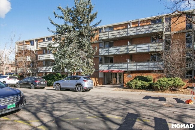 Building Photo - 2500 S York St