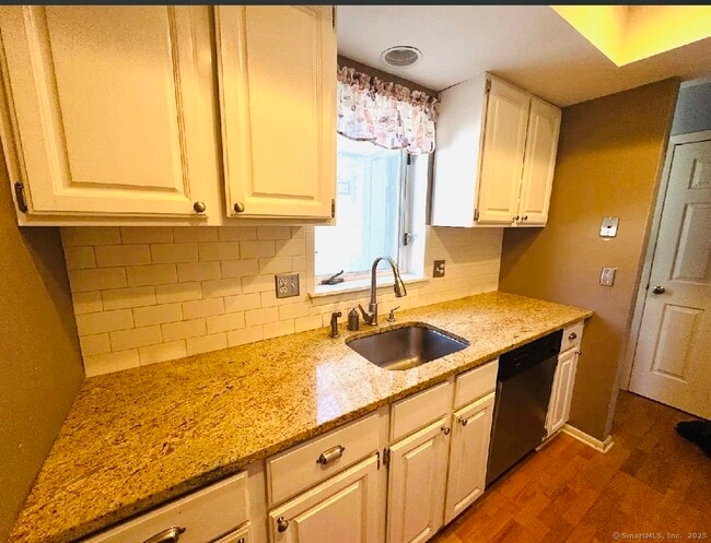 Photo - 107 Glen Dr Unidad 107