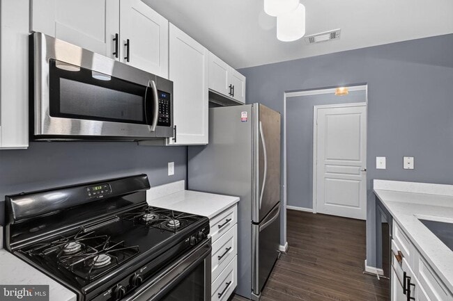 5565 Seminary Rd Unit 110