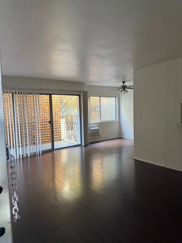 Building Photo - 1538 N Detroit St Unit 3