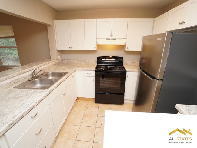 Photo - 2808 Southwood Dr