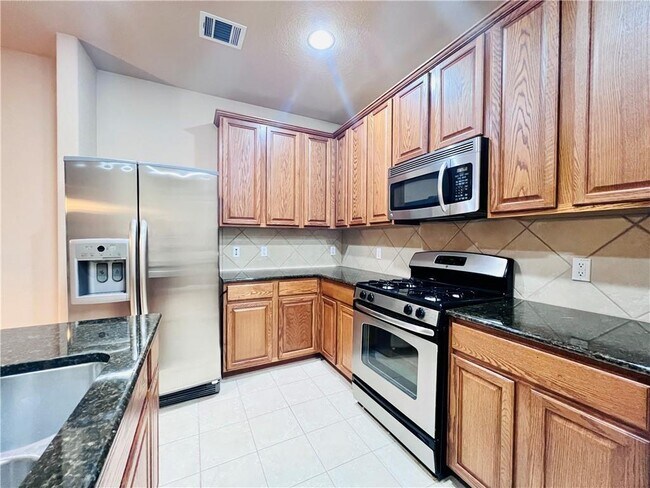 Photo - 2400 Independence Dr