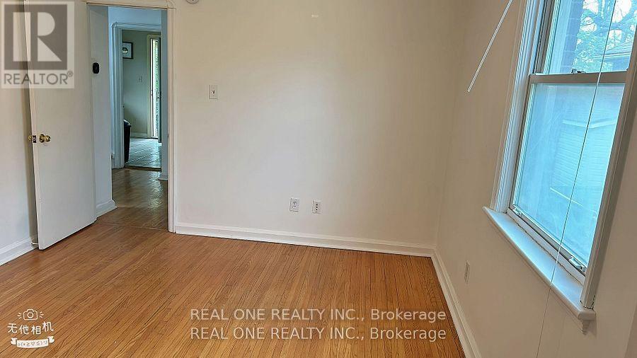 Photo - 92 Binkley Crescent