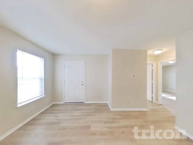 Photo - 683 Florence Dr