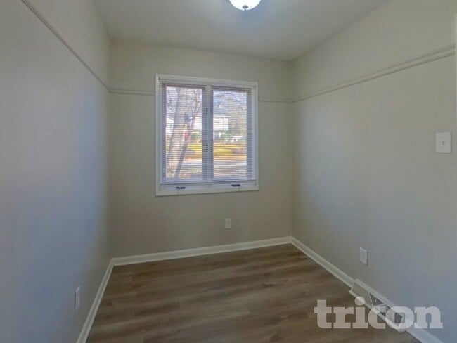 Photo - 911 Burtonwood Cir