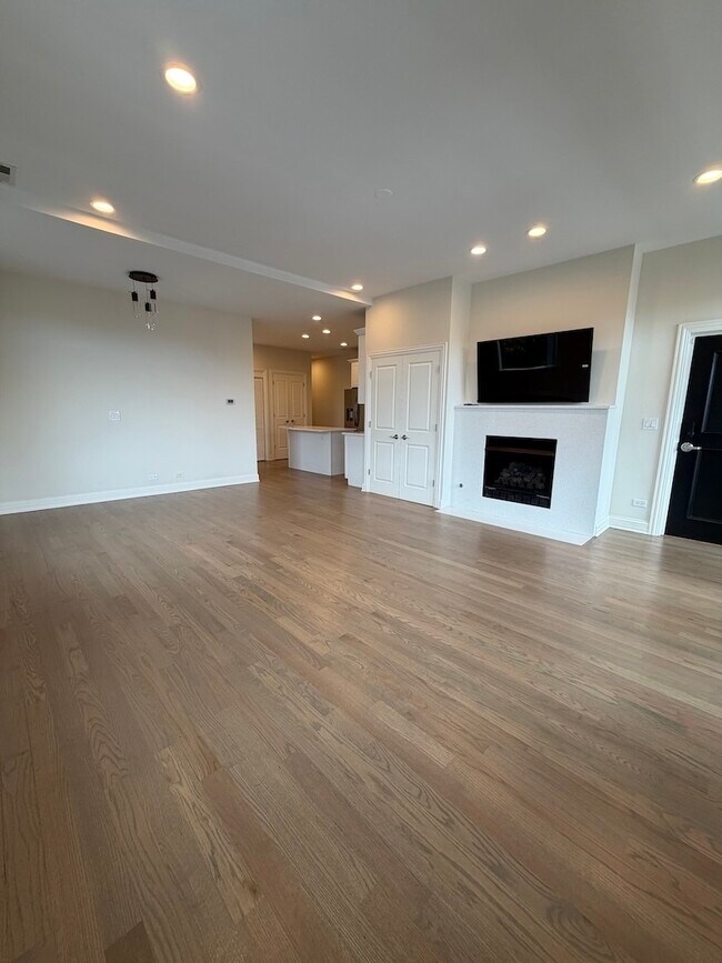 Photo - 1701 W Chicago Ave