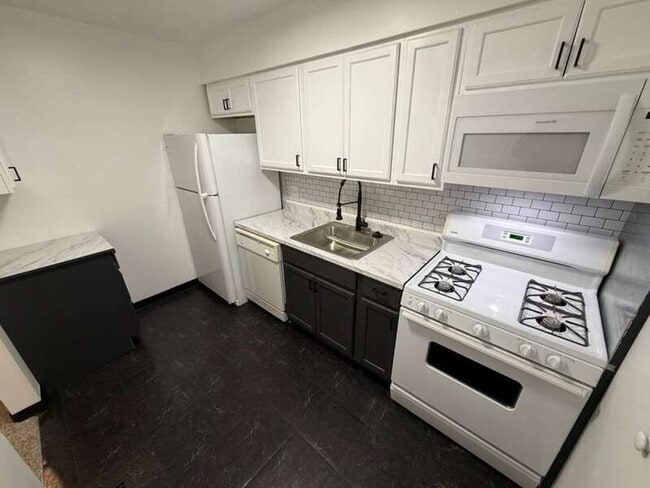 Building Photo - 3340 Germantown St