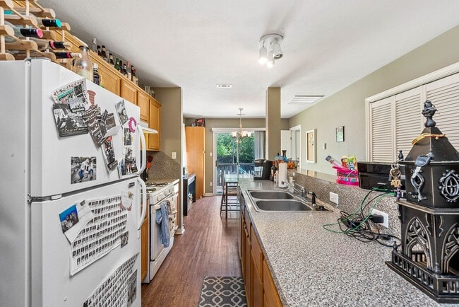 Photo - SUBLEASE AVAILABLE IMMEDIATELY THROUGH JULY 2026!  Charming 3 Bed, 2 Bath in Central Location!