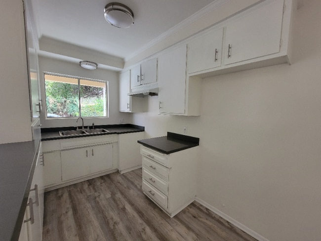 Photo - 13556 Wyandotte St Unidad 1