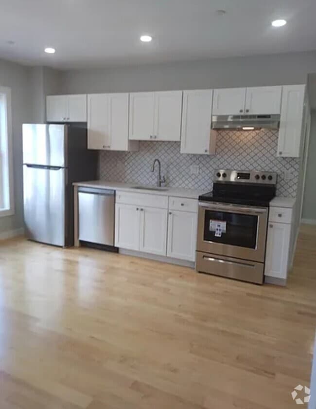 Building Photo - 344 Salem St Rental
