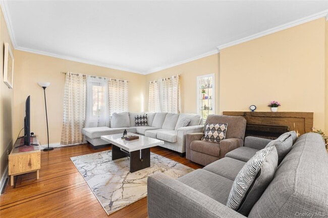 Photo - 131-56 229th St