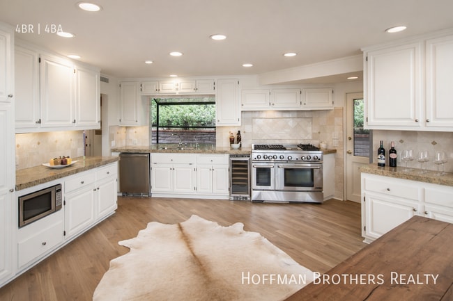 Photo - 9305 Beverlycrest Dr