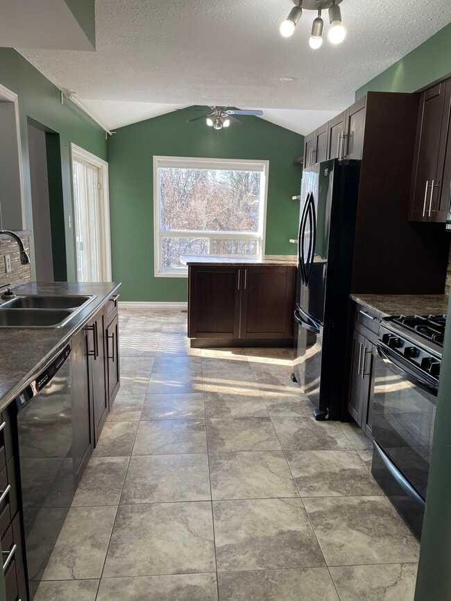 Photo - 56 Chesterton Ln Unité Upper