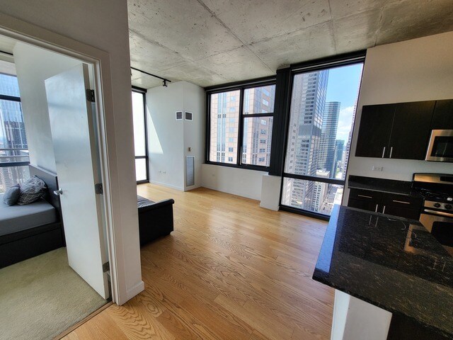 Photo - 235 W Van Buren St Unidad 3614