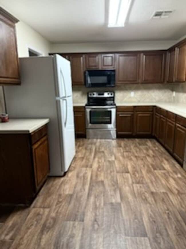 Photo - Beautiful 2-Story Home for Rent — Freshly Updated!