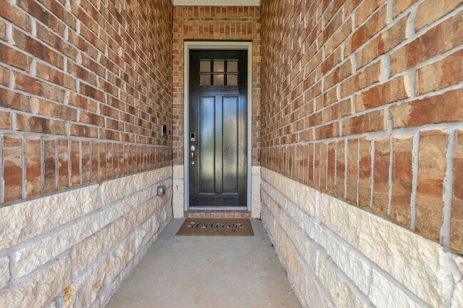 Photo - 1917 Canyon Live Oak St