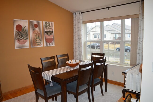 Photo - 2995 Kentville Dr