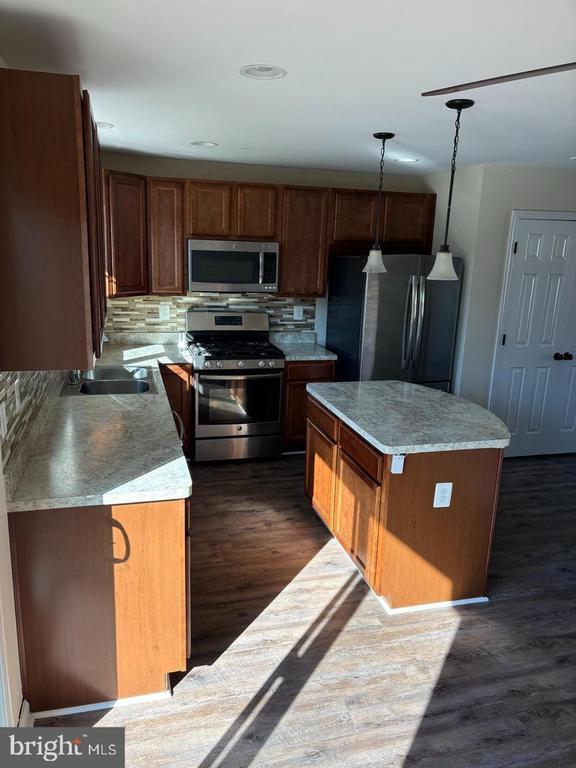 Photo - 2318 Drake Ln