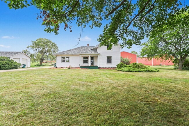 Photo - Secluded Farmhouse on over 1.5 acres.  $1990/ Month.  3 beds/ 2 baths