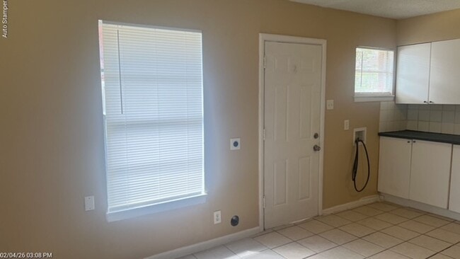 Photo - 213 Hosack St