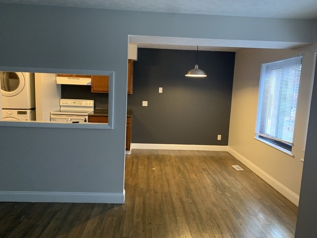 Building Photo - 107 Twilight Dr Unit 107