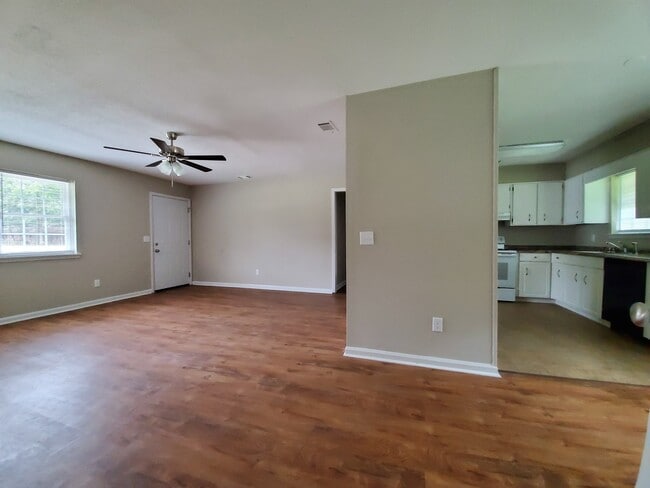 Photo - 18 University Pl