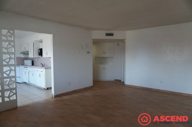 Photo - 1500-1504 Owens Street Unit 1500