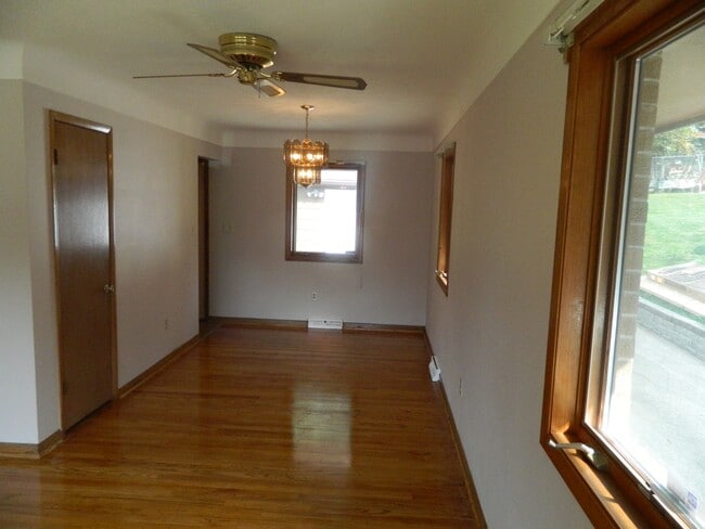 Photo - 2518 Boyd St